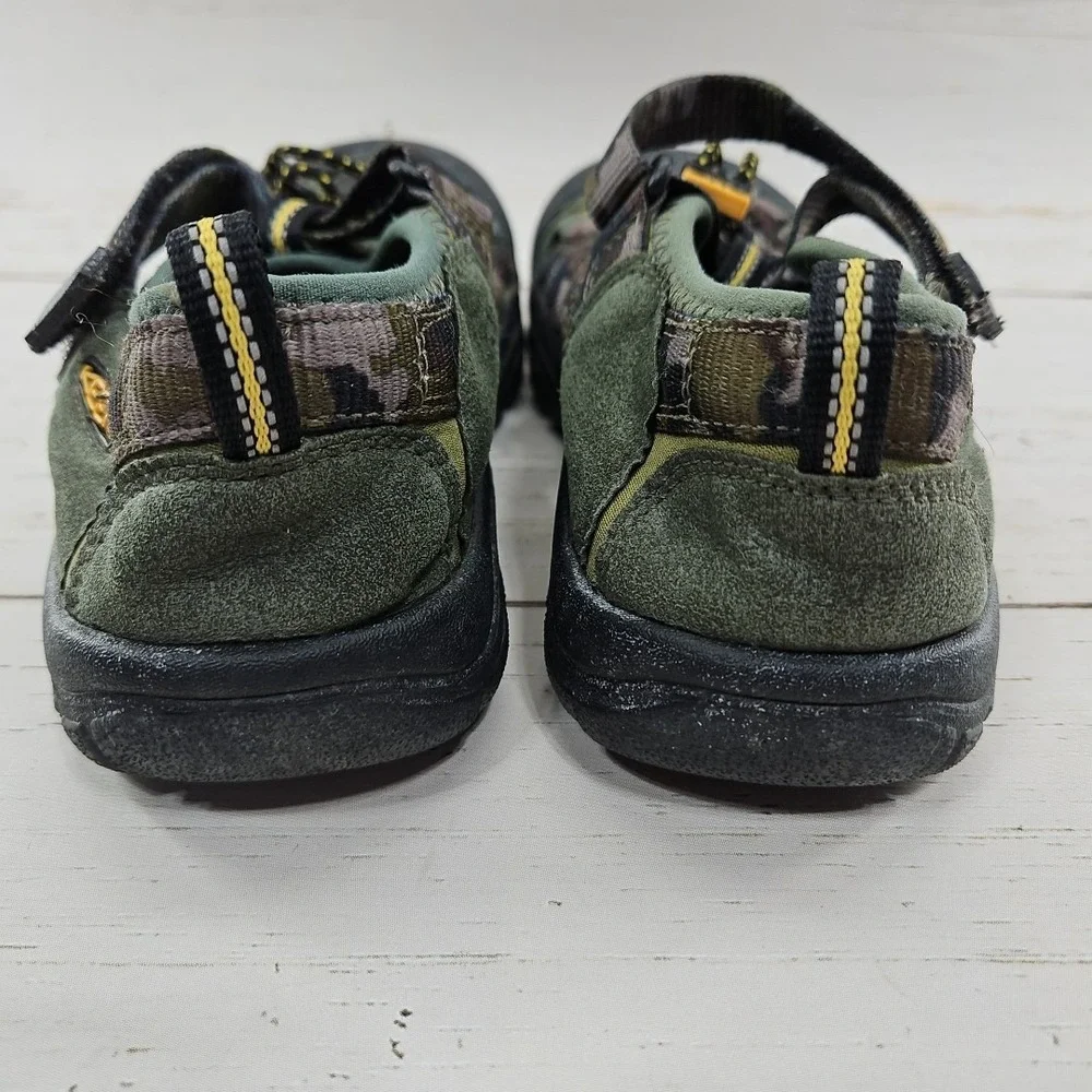 Keen Newport‎ H2 Youth Size 6 Camo Green Sport Outdoor Hiking Sandals Shoes 9212